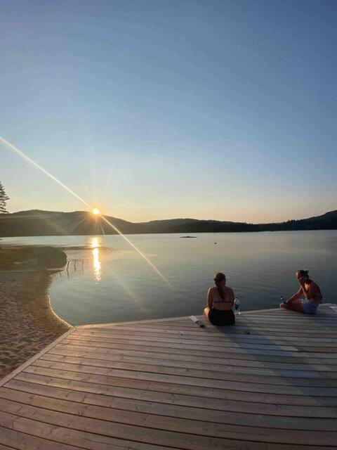 Appartamento Fin, Enkel Leilighet Med Nydelig Strand I Naerheten Amdals Verk Esterno foto